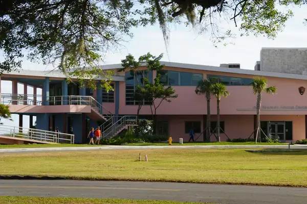 Servicio de grúa en Homestead, Miami — asistencia vial 24/7